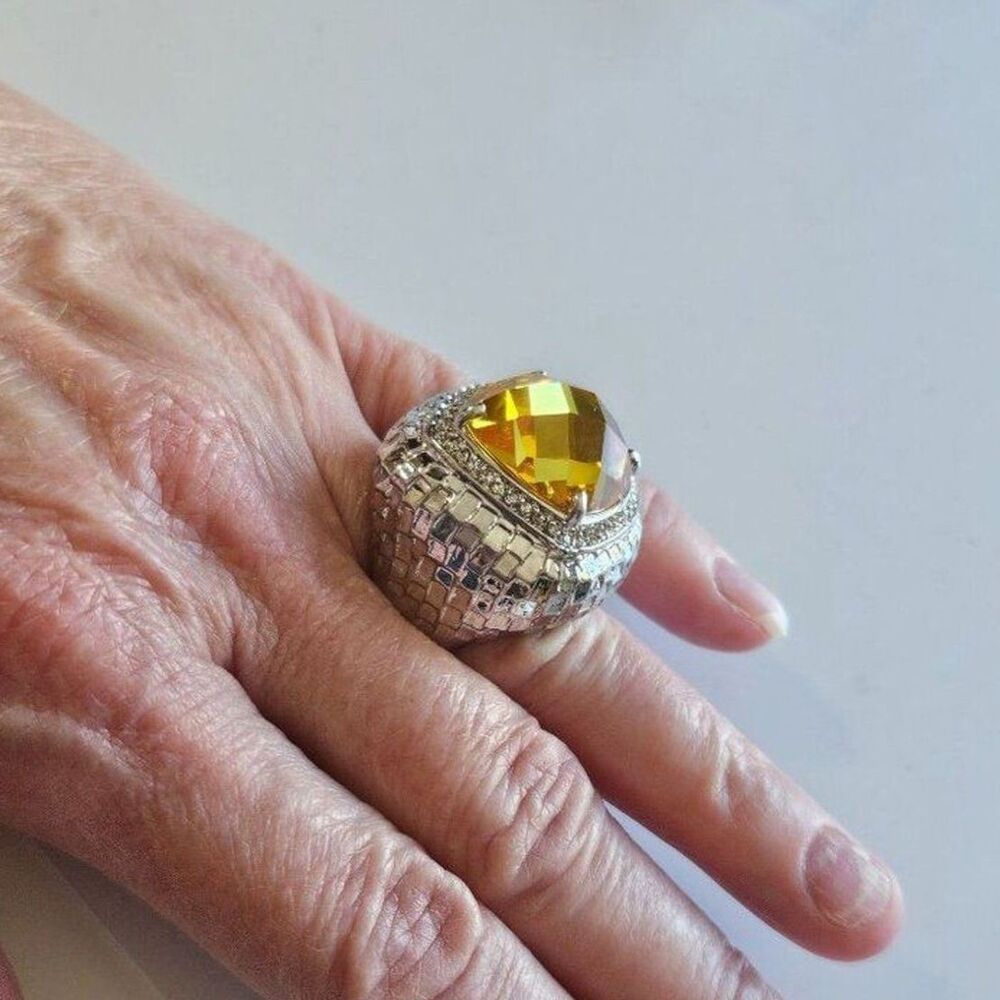 Silver tone large yellow rhinestone ring size 7